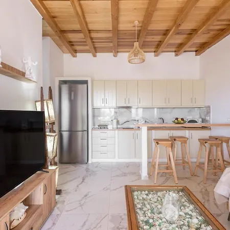 Milion Fantasy House * Adamantas (Milos)